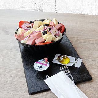 Ensalada De Jamón York Y Queso