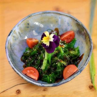 Ensalada Wakame con salsa Teriyaki