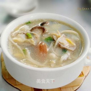 A07. Supa de pui cu ciuperci/鸡肉蘑菇汤/Chicken soup with mushroom