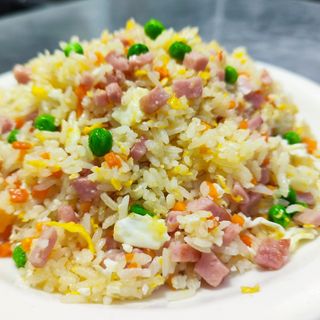 Arroz Frito Con Tres Delicias
