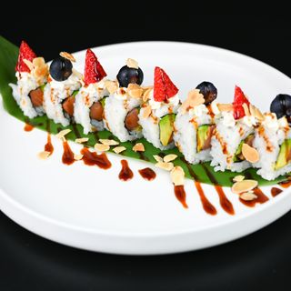 83 Uramaki red velvet