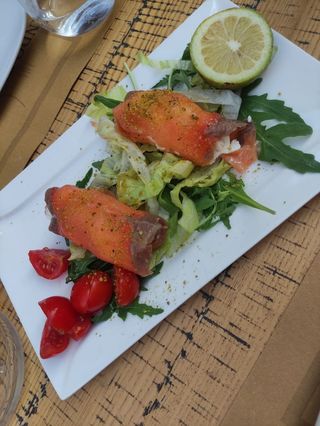 Involtini di salmone norvegese affumicato