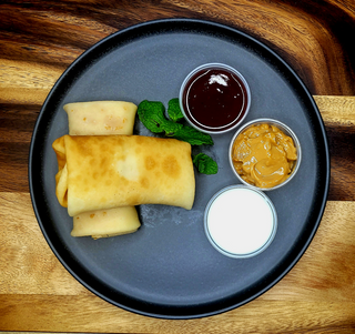 Naleśniki z  jabłkami i cynamonem 2 szt.