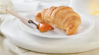Croissant tradizionale con marmellata albicocca