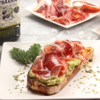 Tostada De Aguacate Y Jamón Teruel