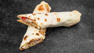 Tortilja sa dimljenom piletinom