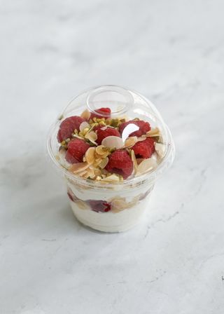 Desert cu Brânză Dulce și Zmeură