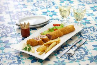 Flamenquín De Lomo Y Jamón Con Patatas