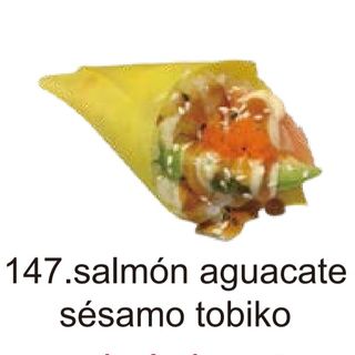 147.salmon aguacate sesamo tobiko