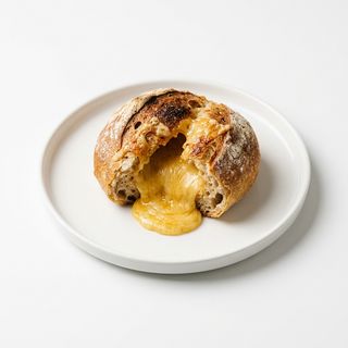 Tapa De Pan Con Queso