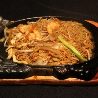 30. Tallarines Chinos A La Plancha