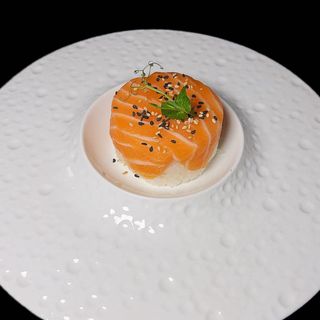 140. Chirashi salmone