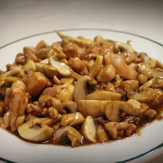 Pollo Con Champiñones