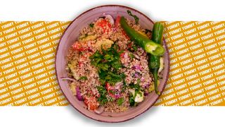 კიტრი პომიდვრის სალათი ნიგვზით