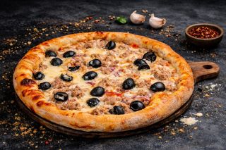 Pizza Tonno + sos gratis