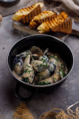 Midii în Sos Marinara