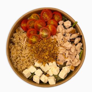 Ensalada con Arroz, Pollo Asado, Cherry y Feta