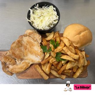 Piept de pui la grătar cu cartofi prăjiți 