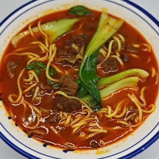 26.Zuppa di spaghetti con manzo piccante 红烧牛肉面