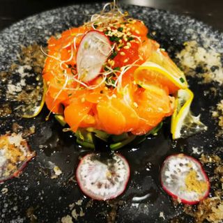 Tartar Salmón Con Aguacate