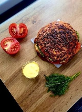 Говяжий донер сыром в сырной лепешке