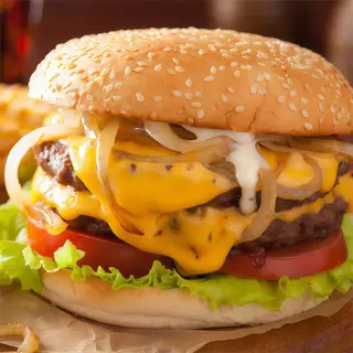 Hamburguesa cheeseburger de ternera asturiana