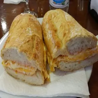 Bocadillo tortilla francesa