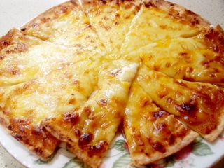 Pizza cinco quesos (30 cm.)