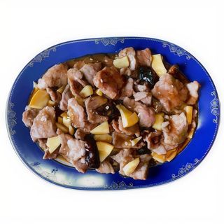 Ternera con bambú y setas chinas