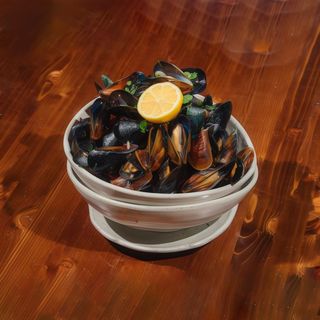 MIDII DE MAREA NEAGRA IN SOS DE VIN ALB 700G