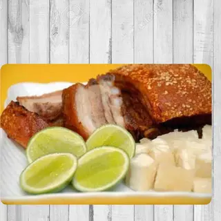 Yuca con chicharrón Dom