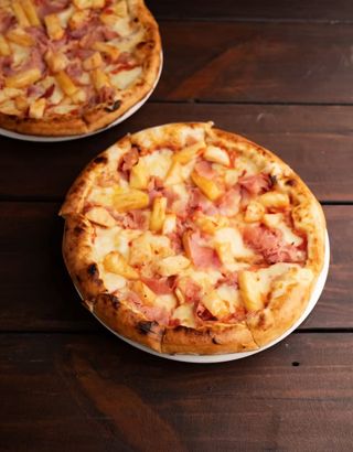 Hawaiian-Twist Single Pizza (Sweet & Sour Pineapple & Beef Sausage