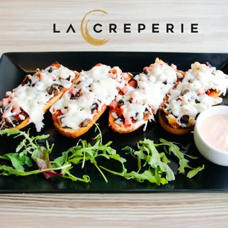 Baghetă cu ciuperci și mozzarella 