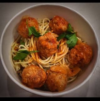 spaguetis meatballs (7uni)