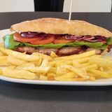 Combo Bocadillo Caliente De Lomo Completo