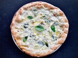 Pizza 4 Formaggi