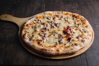 პიცა "კარბონარა"(33სმ)