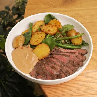 Фланк стейк з молодою катроплею (380г)