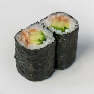 Rollo fino umekyu hosomaki (6 pzas.)