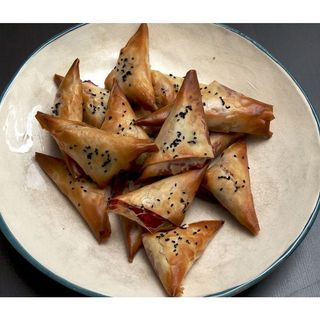 Feta & coriander samosa