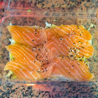 J06 Insalata sashimi