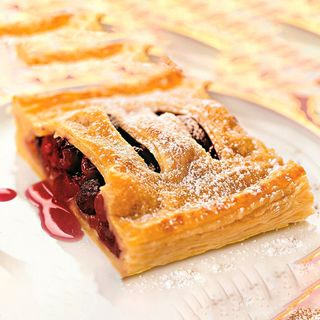 Штрудель с вишней