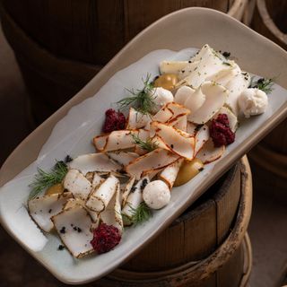 Чотири види сала з цвіклі та лютою гірчицею (140/40 г)