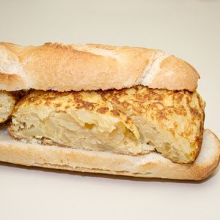 Bocadillo De Tortilla De Patatas