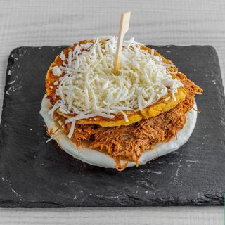 CACHAPA CON TERNERA Y POLLO