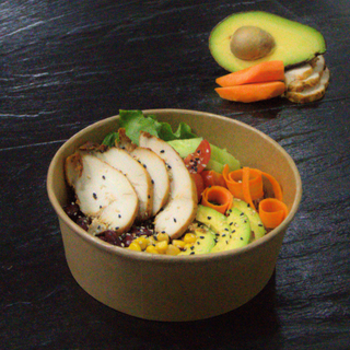 ქათმისა და ყავისფერი ბრინჯის ბოული