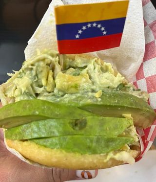 AREPA REINA PEPIADA