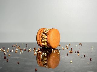 Макарон Солона карамель