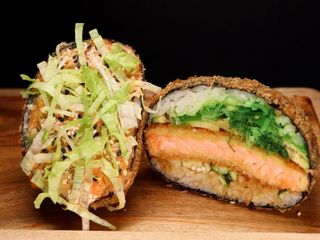 SUSHIBURGER ŁOSOŚ KATSU (330g)