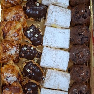 Bandeja dulce variado 24 unid.